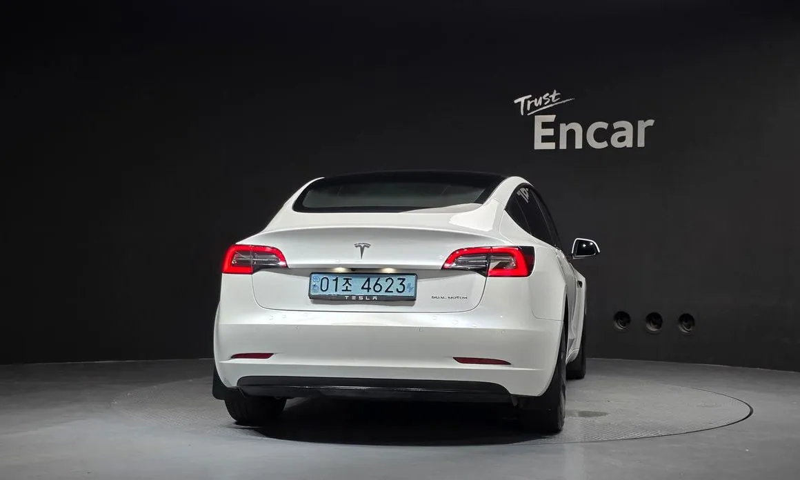 Tesla Model 3 — фото 3