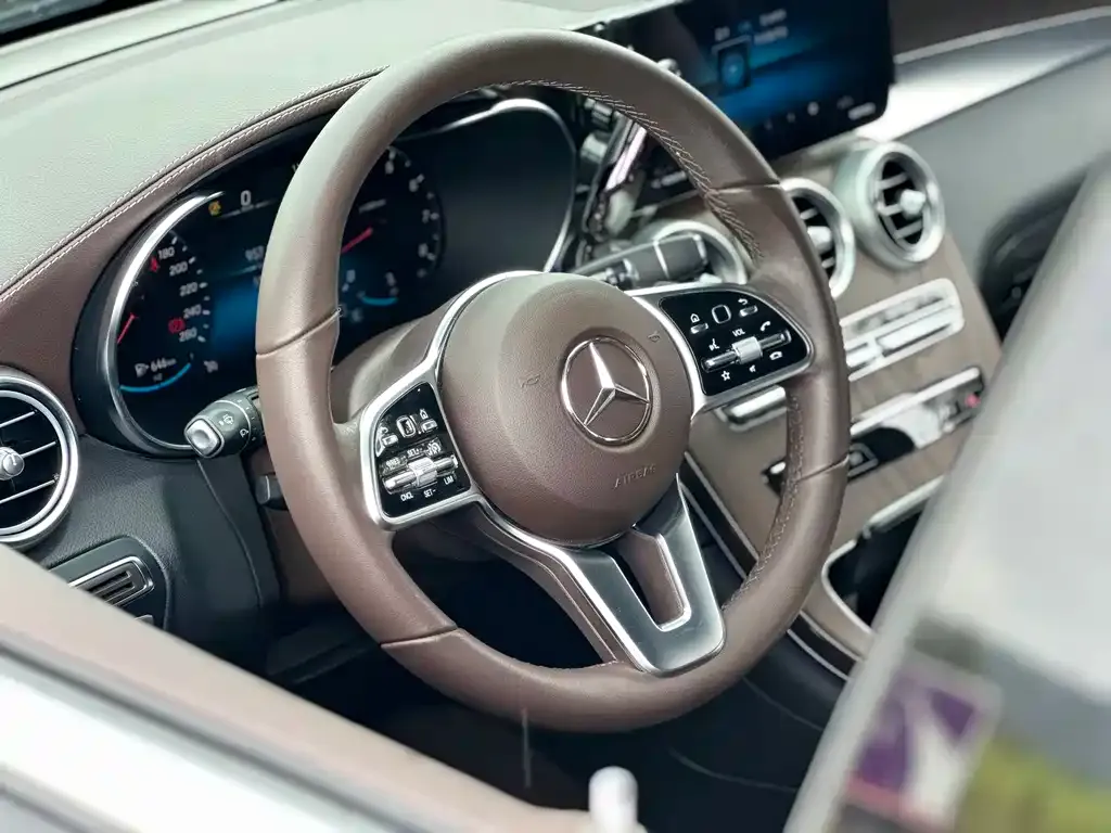 Mercedes-Benz GLC — фото 9