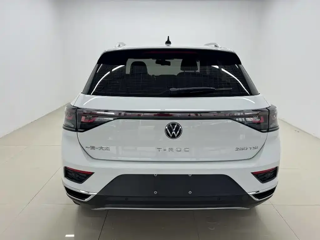 Volkswagen T-Roc — фото 2