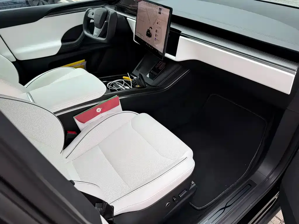 Tesla Model X — фото 3