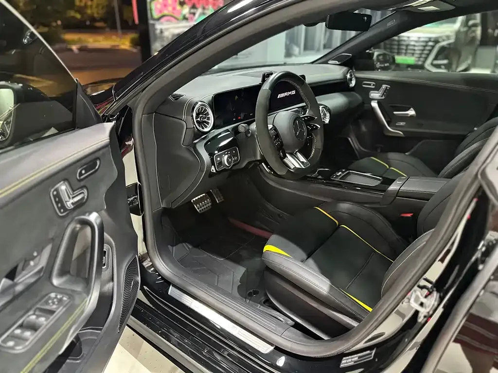 Mercedes-Benz CLA AMG — фото 6