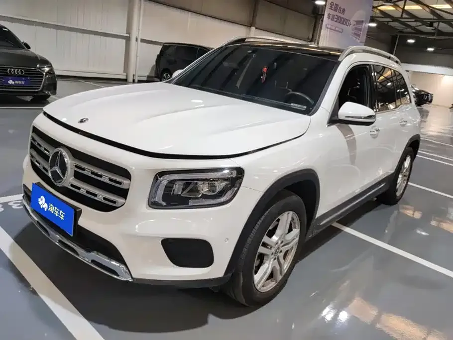 Mercedes-Benz GLB — фото 1