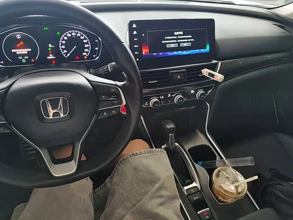 Honda Accord — фото 8