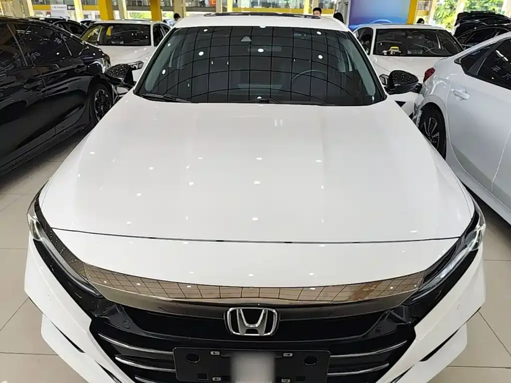 Honda Accord — фото 10