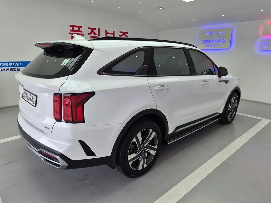 Kia Sorento — фото 10