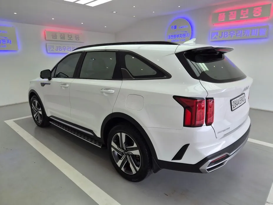 Kia Sorento — фото 5