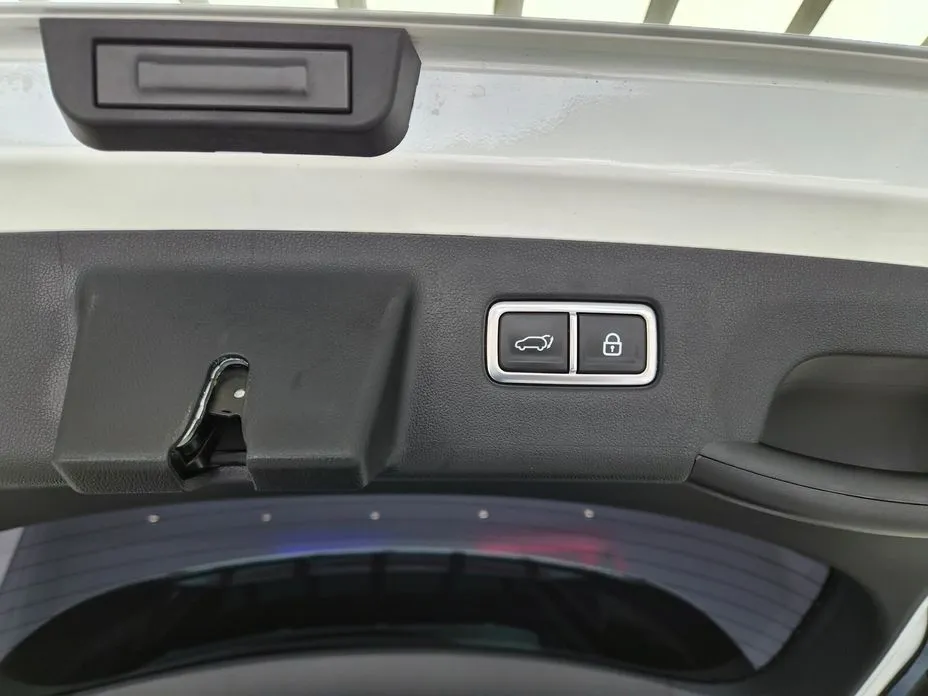 Kia Sorento — фото 6
