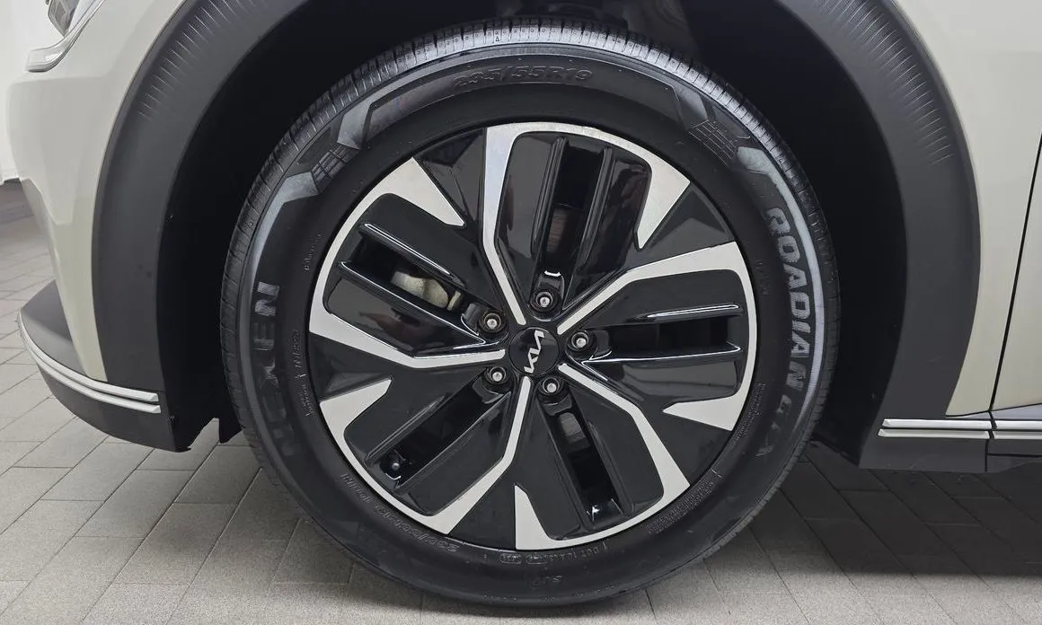 Kia EV6 — фото 3