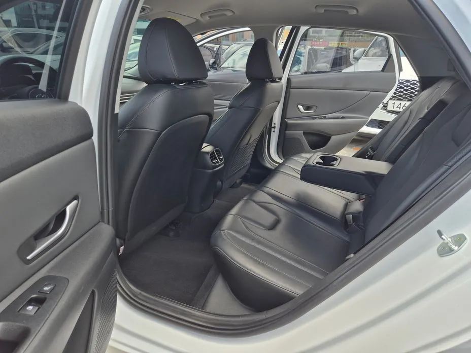 Hyundai AVANTE — фото 2