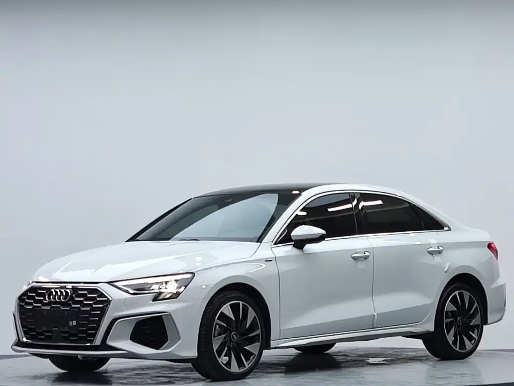 Audi A3 — фото 1