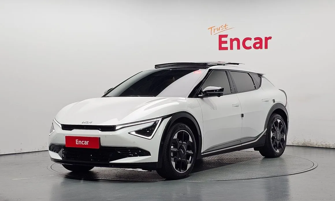 Kia EV6 — фото 1