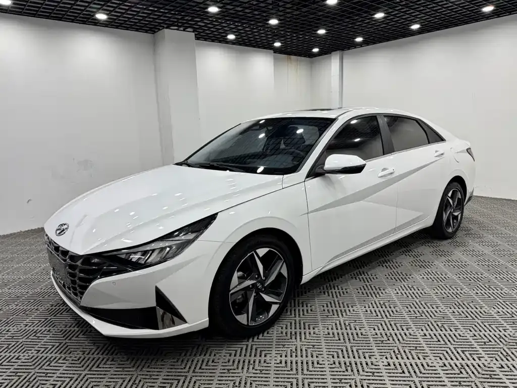 Hyundai Elantra — фото 9