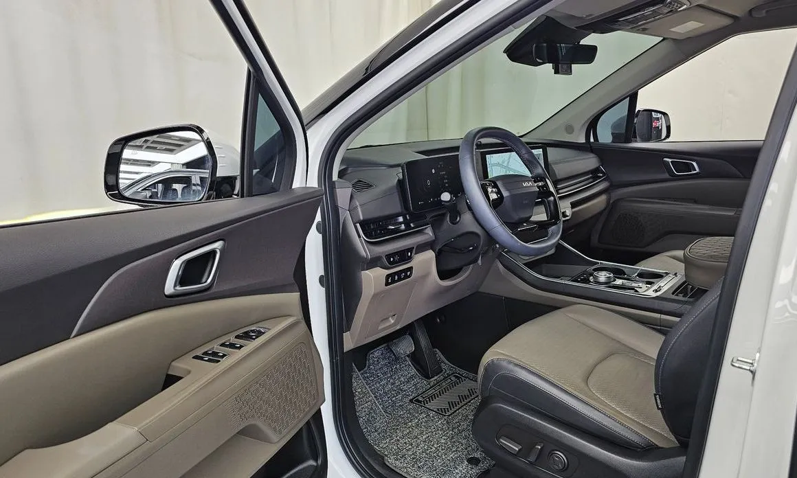 Kia Carnival — фото 5