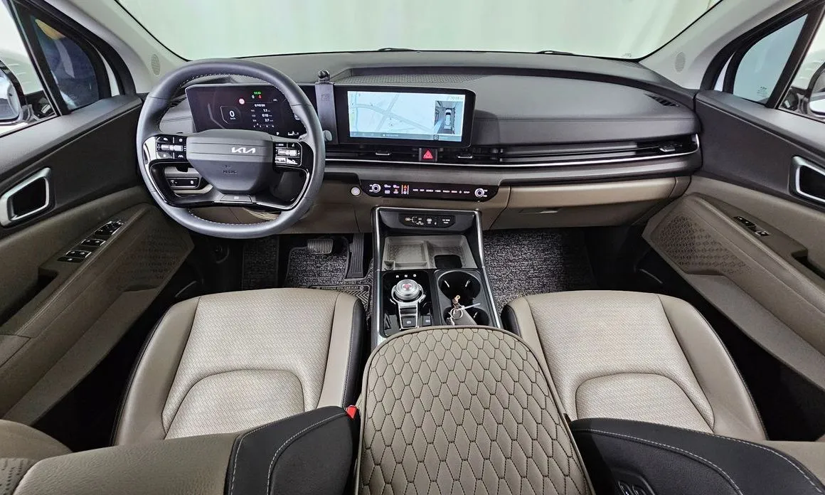 Kia Carnival — фото 10