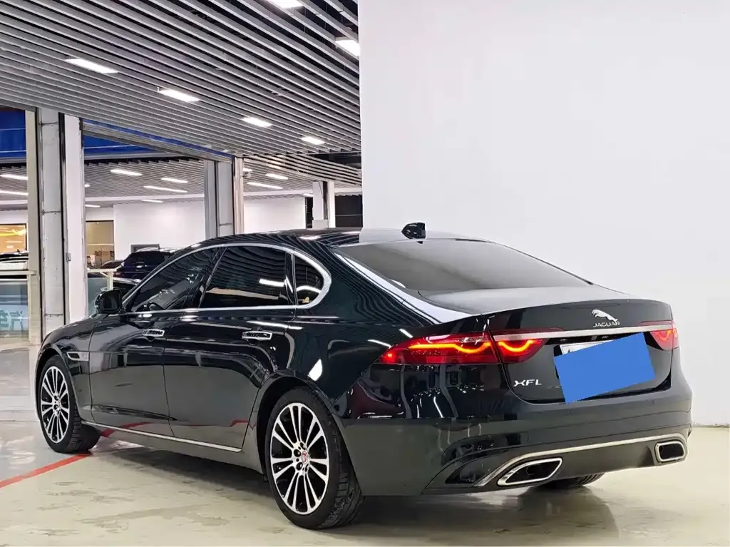 Jaguar XFL — фото 10