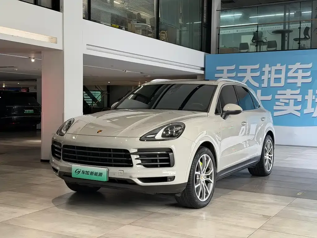 Porsche Cayenne Hybrid — фото 1