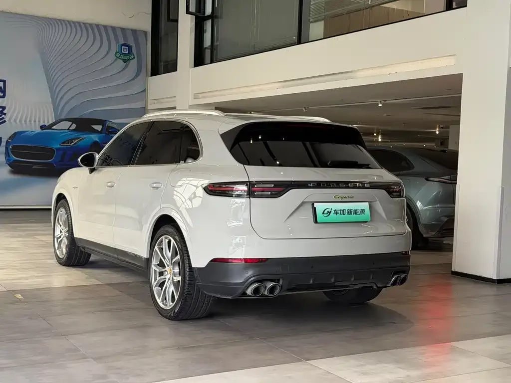 Porsche Cayenne Hybrid — фото 4
