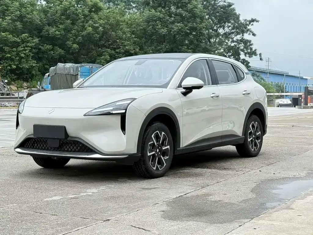 Baojun E6 — фото 1