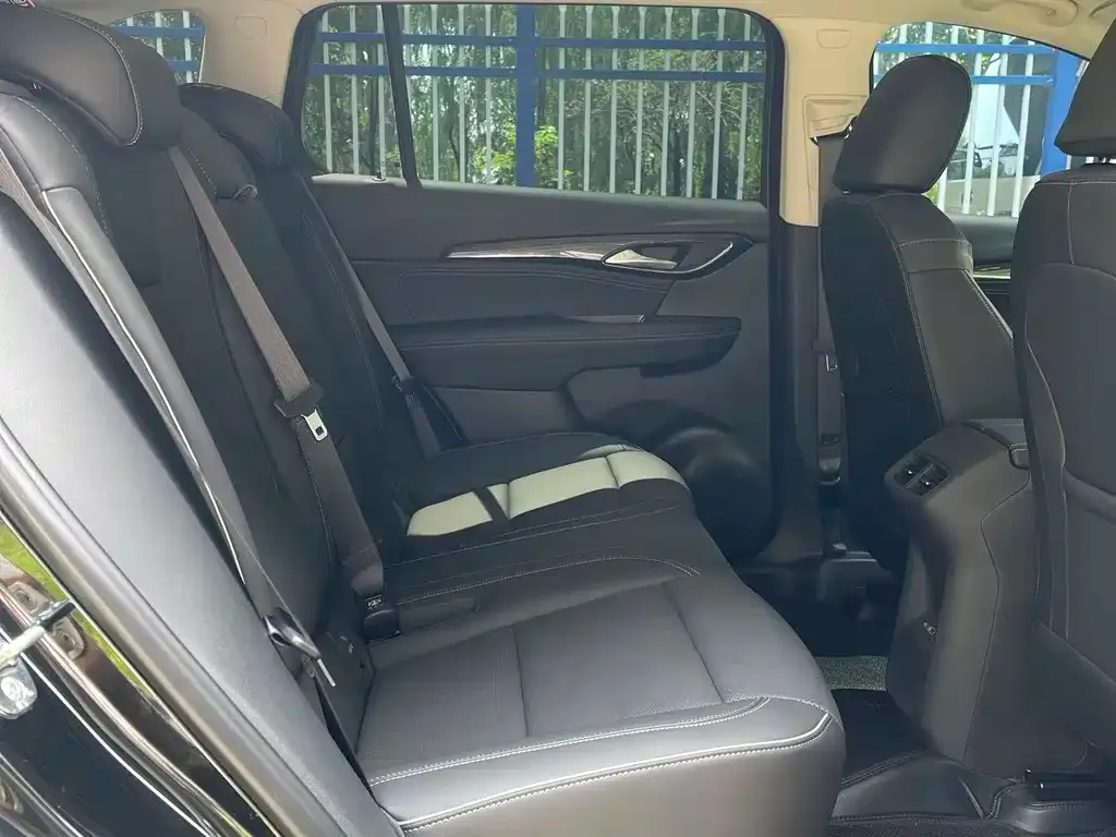 Buick Envision Plus — фото 6