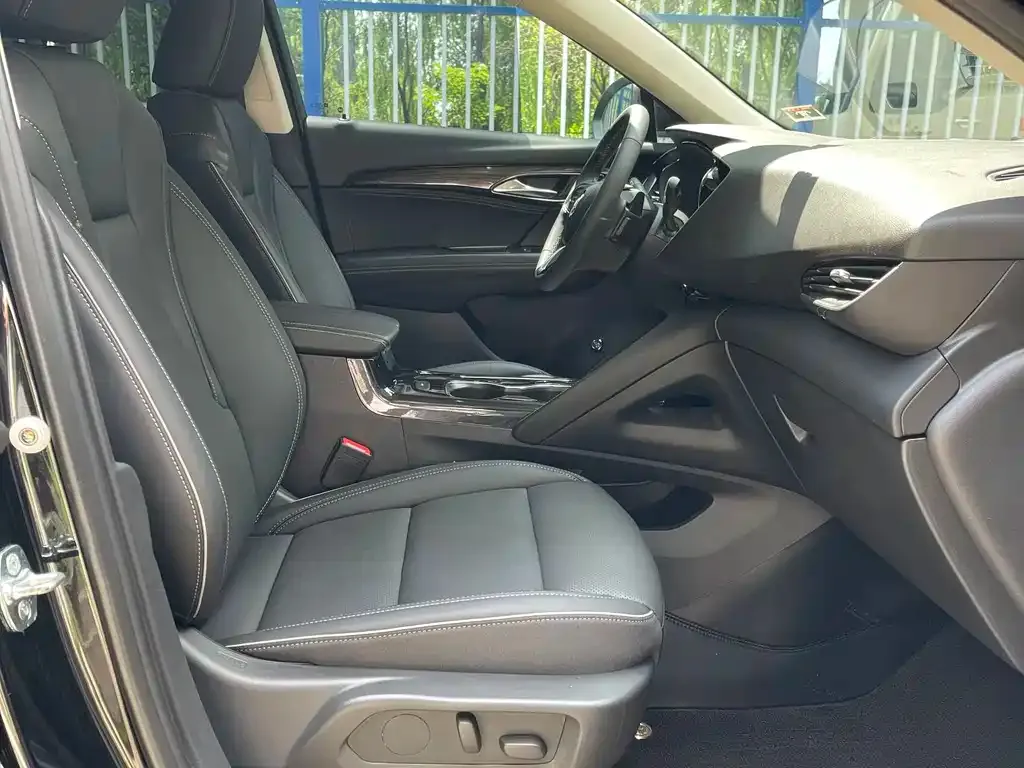 Buick Envision Plus — фото 2