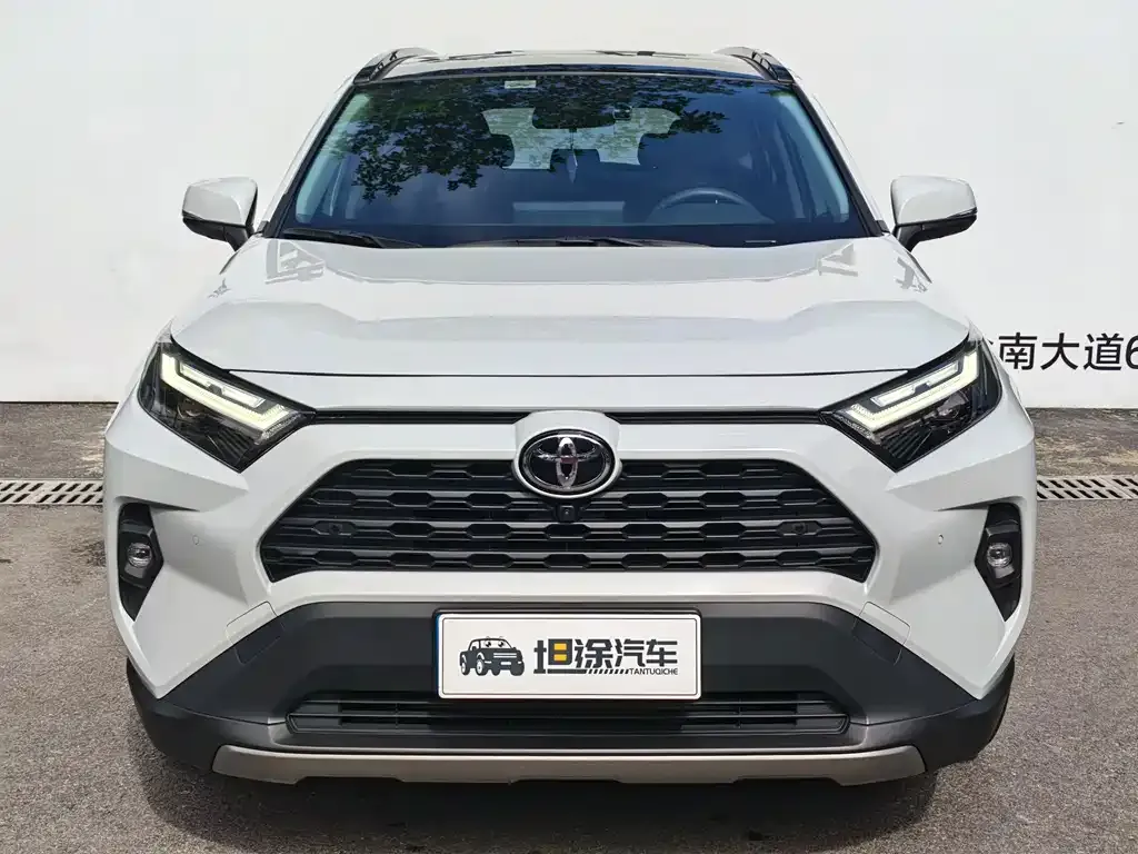 Toyota RAV4 — фото 7