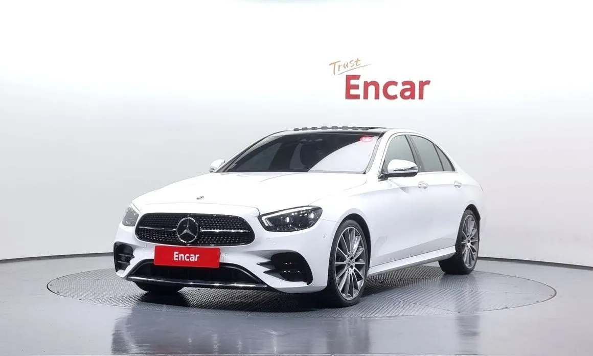 Mercedes-Benz E-Class — фото 1