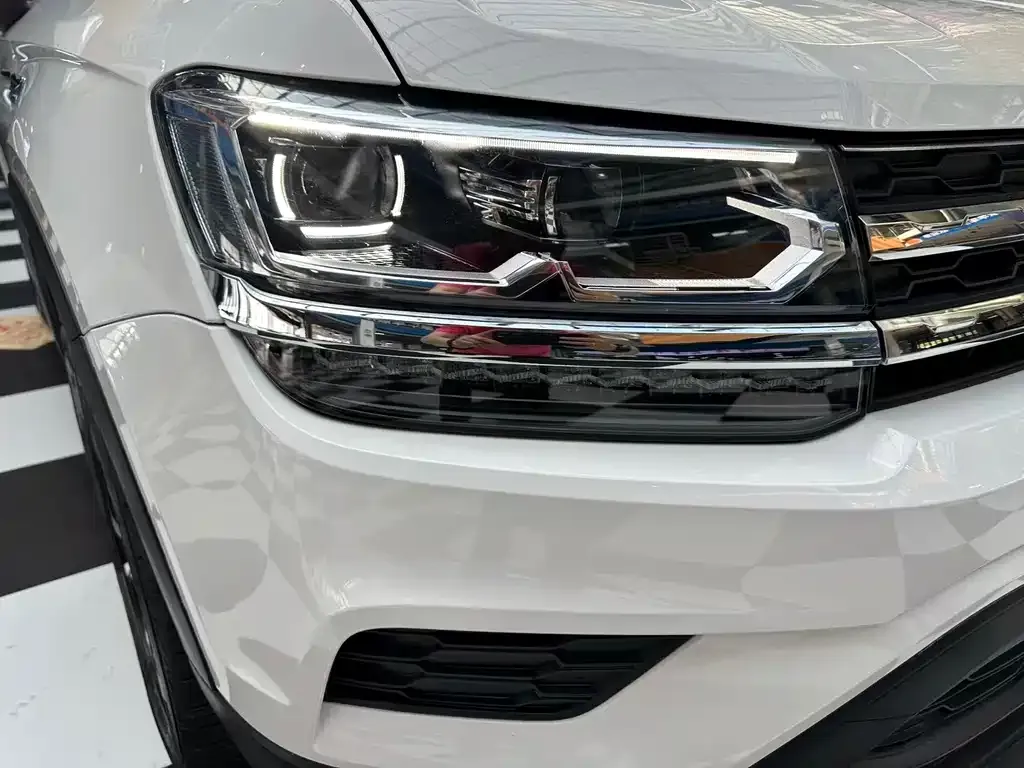 Volkswagen Tharu — фото 3