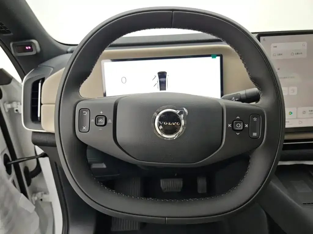 Volvo XC70 Plug-in Hybrid — фото 5