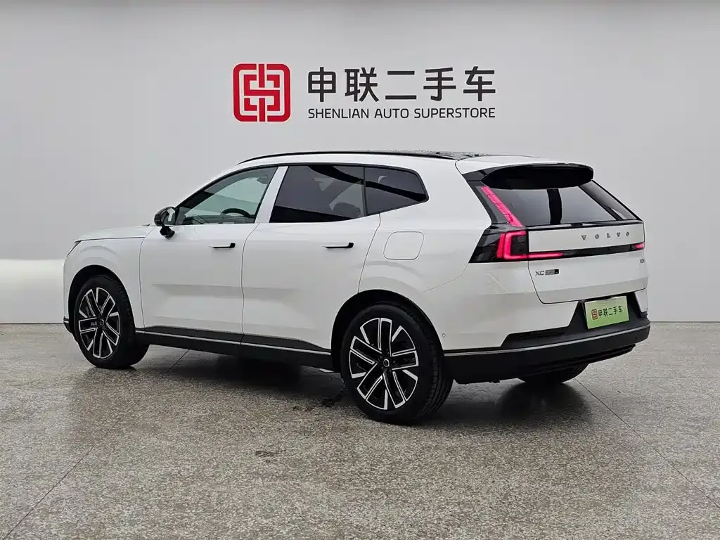 Volvo XC70 Plug-in Hybrid — фото 4