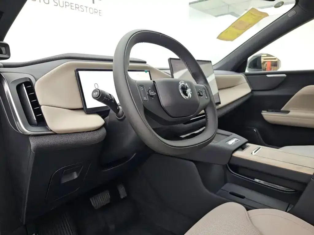 Volvo XC70 Plug-in Hybrid — фото 2