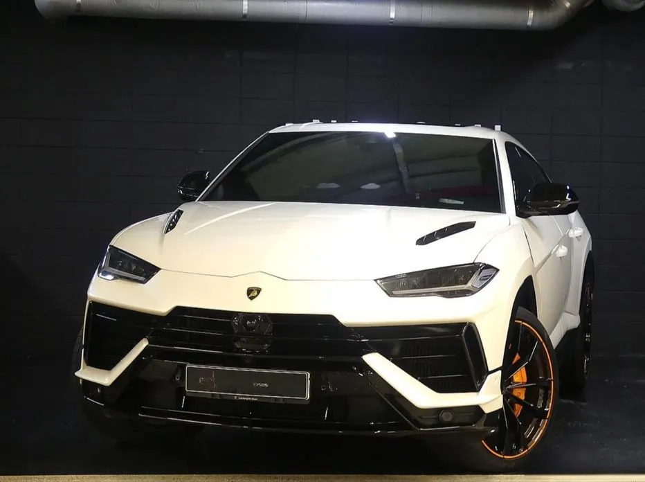 Lamborghini Urus — фото 1