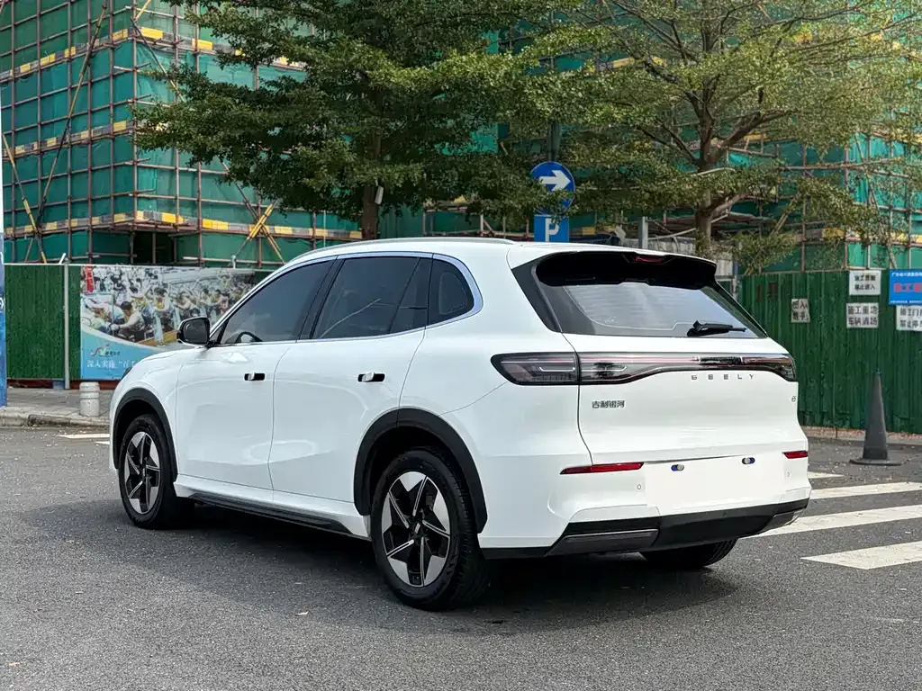 Geely Galaxy E5 — фото 10