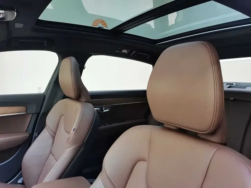 Volvo S90 — фото 9