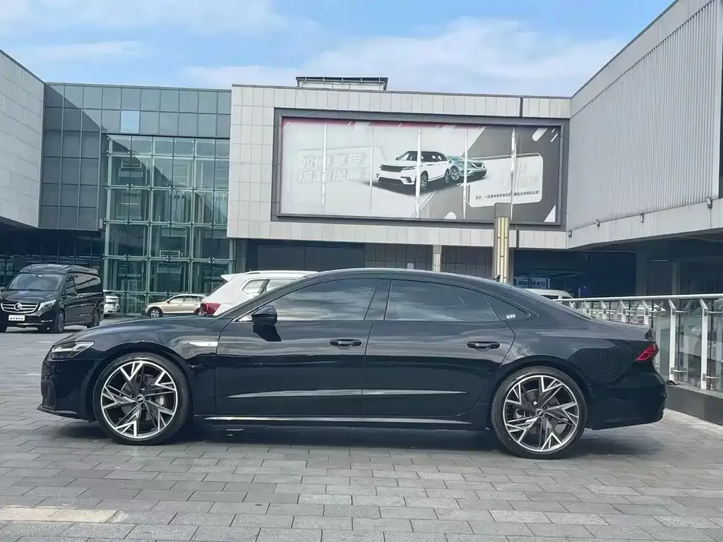Audi A7L — фото 6