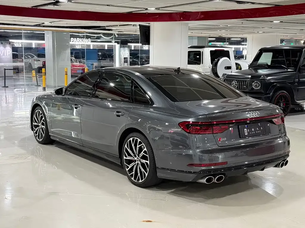 Audi S8 — фото 7
