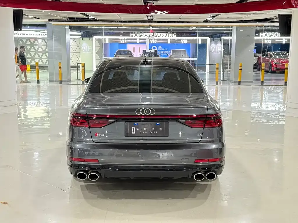 Audi S8 — фото 4