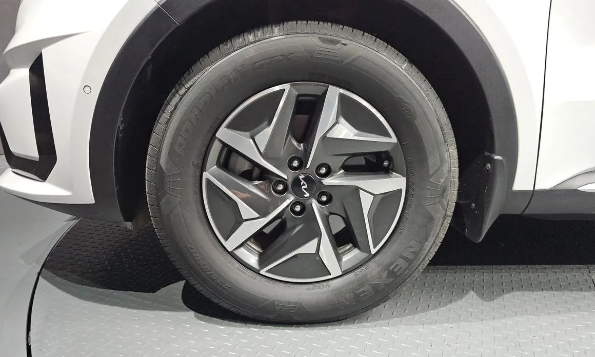Kia Sorento — фото 9