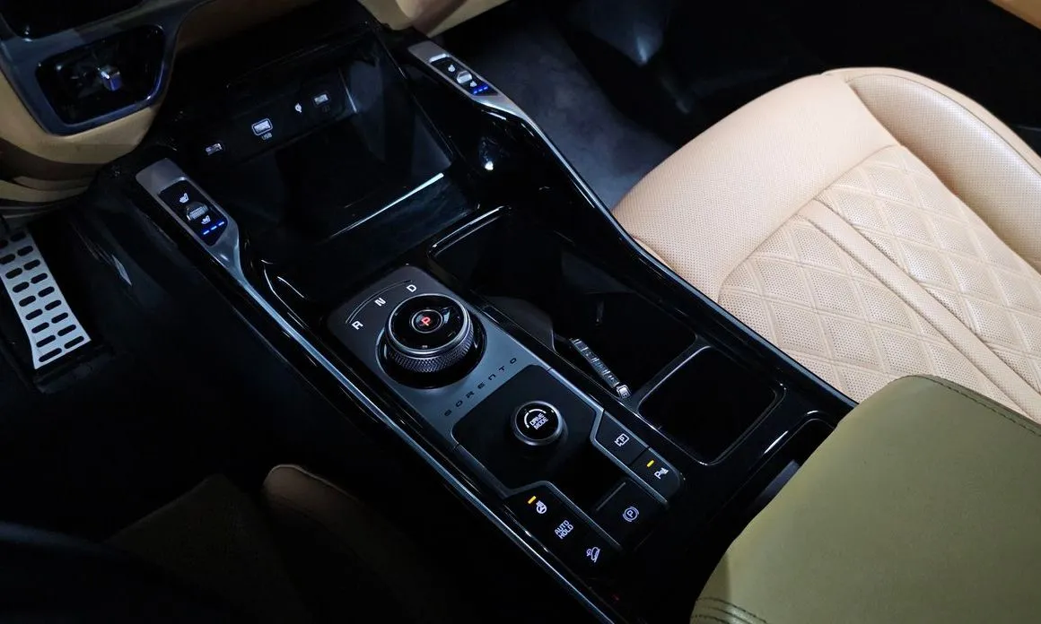 Kia Sorento — фото 7