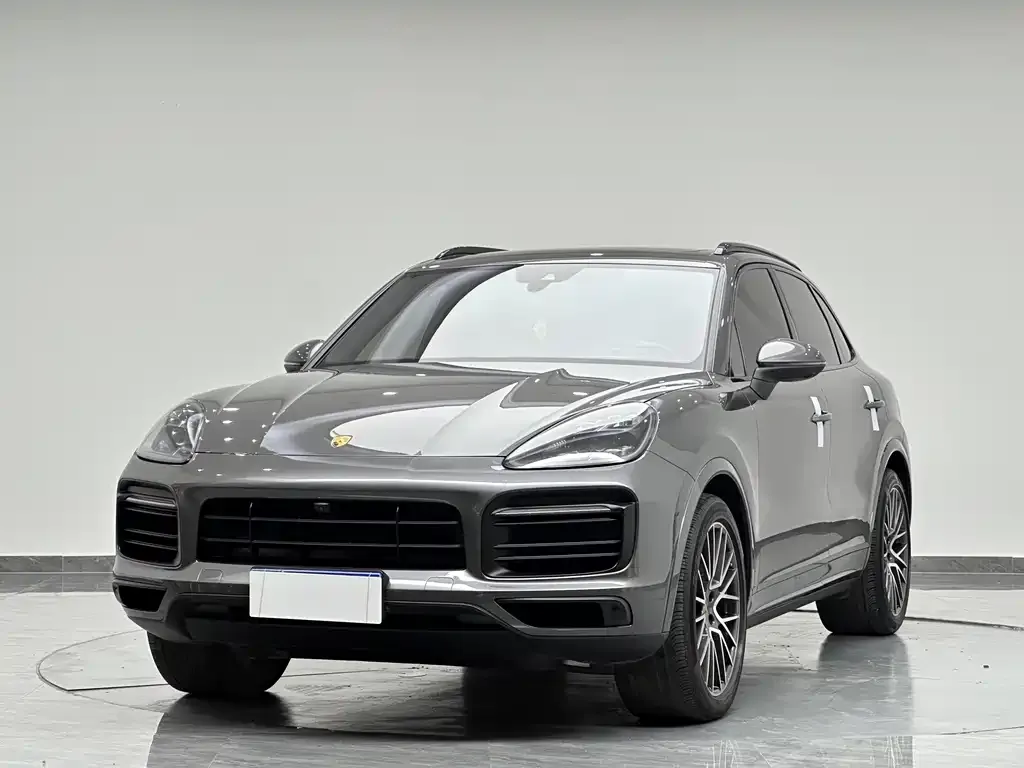 Porsche Cayenne — фото 1