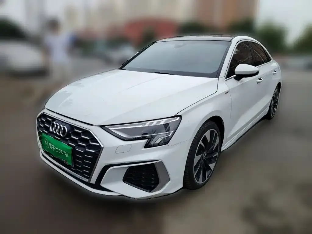 Audi A3 — фото 1