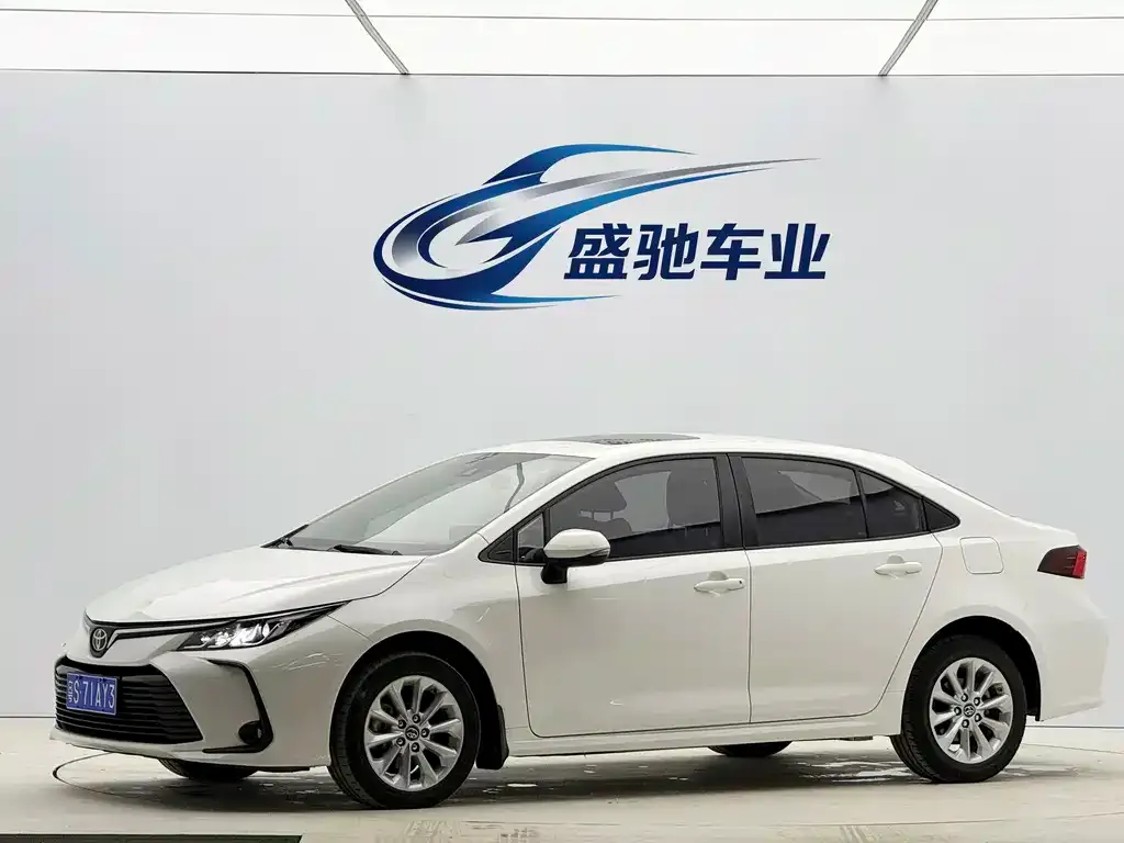 Toyota Corolla — фото 1
