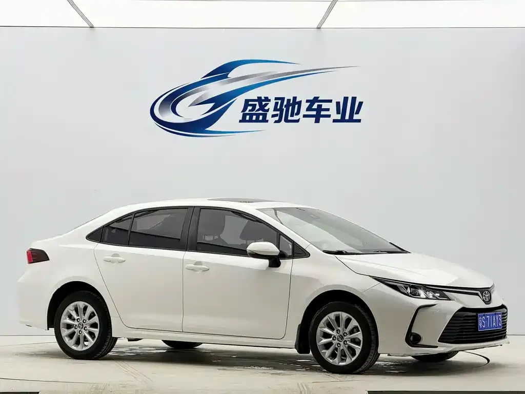 Toyota Corolla — фото 7