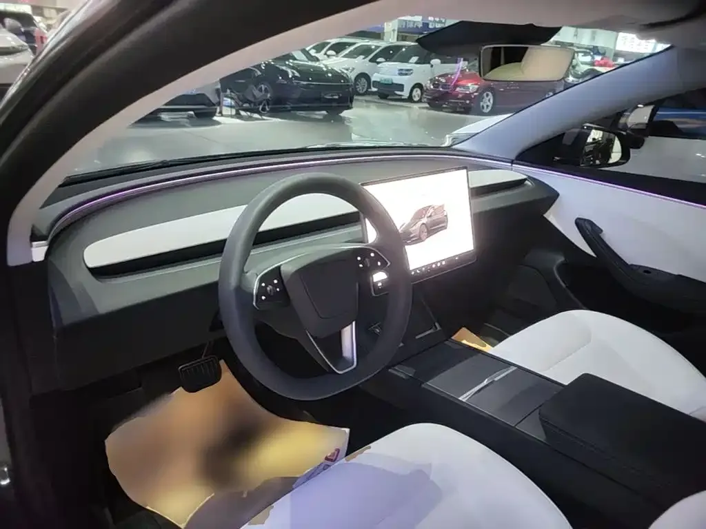 Tesla Model 3 — фото 10