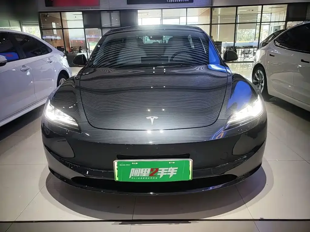 Tesla Model 3 — фото 8