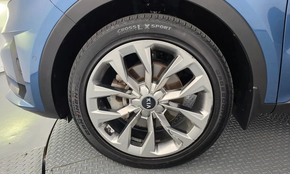 Kia Sorento — фото 9
