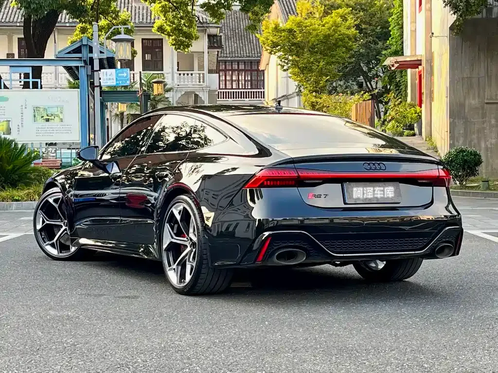 Audi RS 7 — фото 8