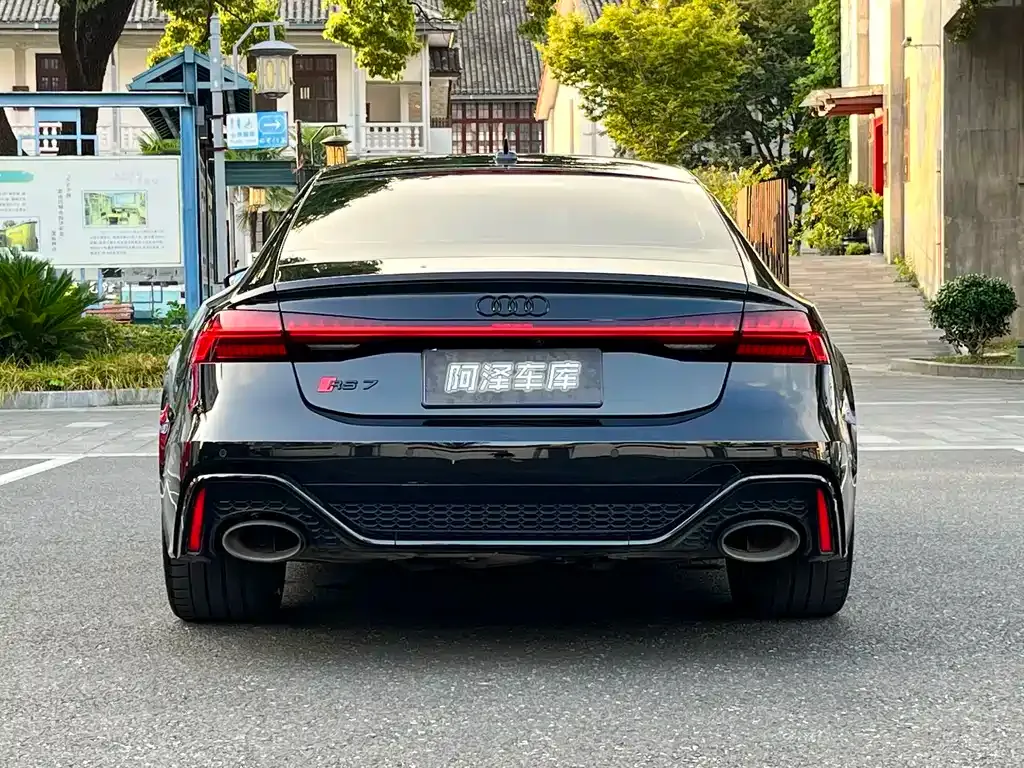 Audi RS 7 — фото 5