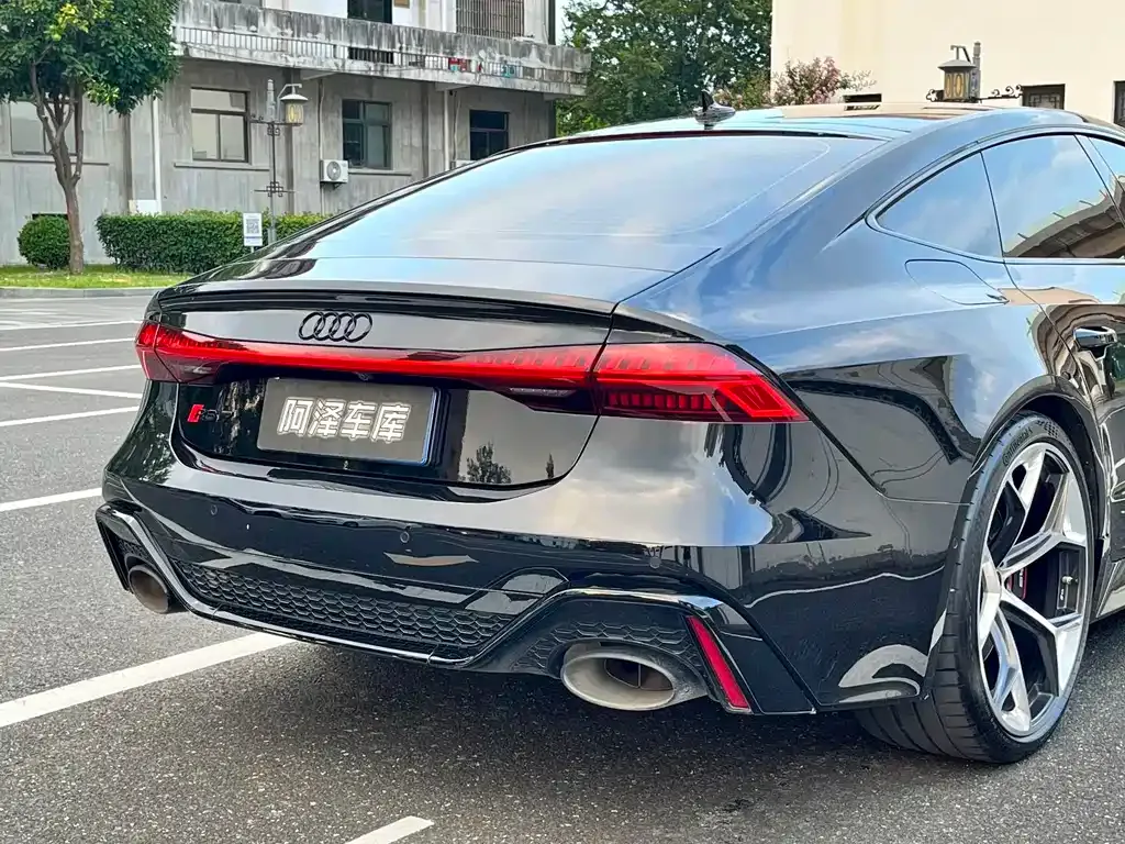 Audi RS 7 — фото 7