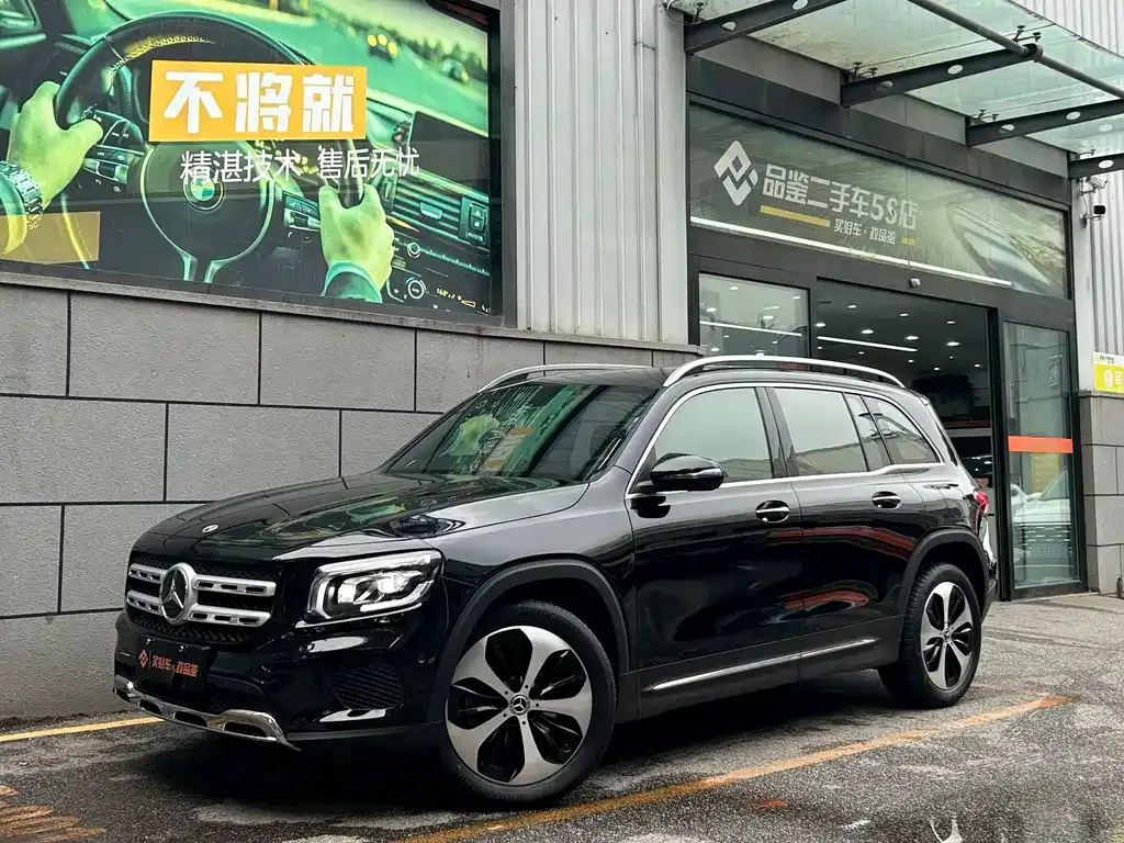 Mercedes-Benz GLB — фото 1