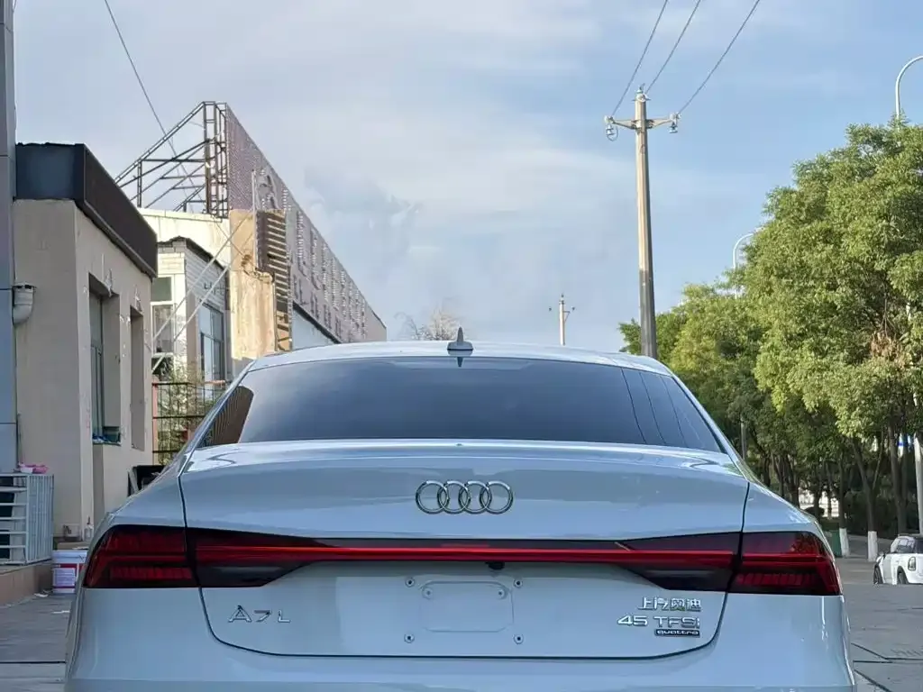 Audi A7L — фото 6